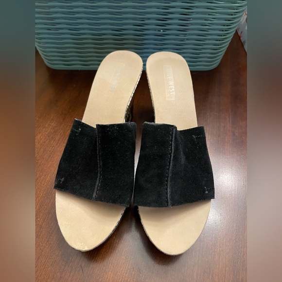 Nine West Ersilia Women’s black suede upper wedged sandal. Sz 8 M - Picture 5 of 8